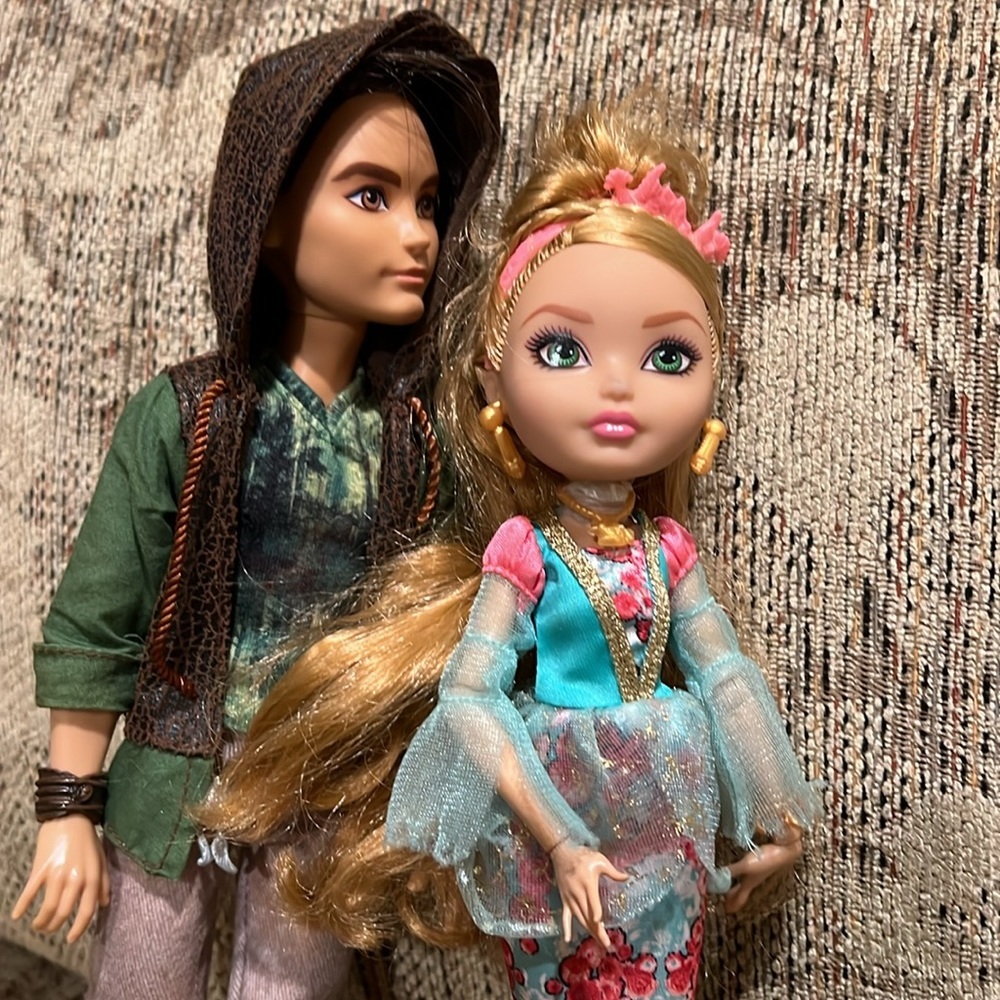 Mattel Ever After High Ashlynn Ella and Hunter Huntsman Fashion Doll, 2-Pack - Picture 13 of 16